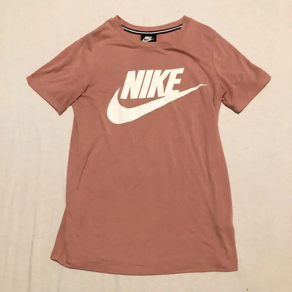 Nike Womens Size XS Tshirt Tee Shirt Sportswear Activewear